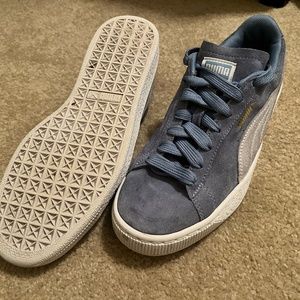 Women's Puma suede shoes